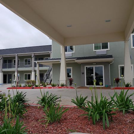 Scottish Inns & Suites - Crosby Екстер'єр фото