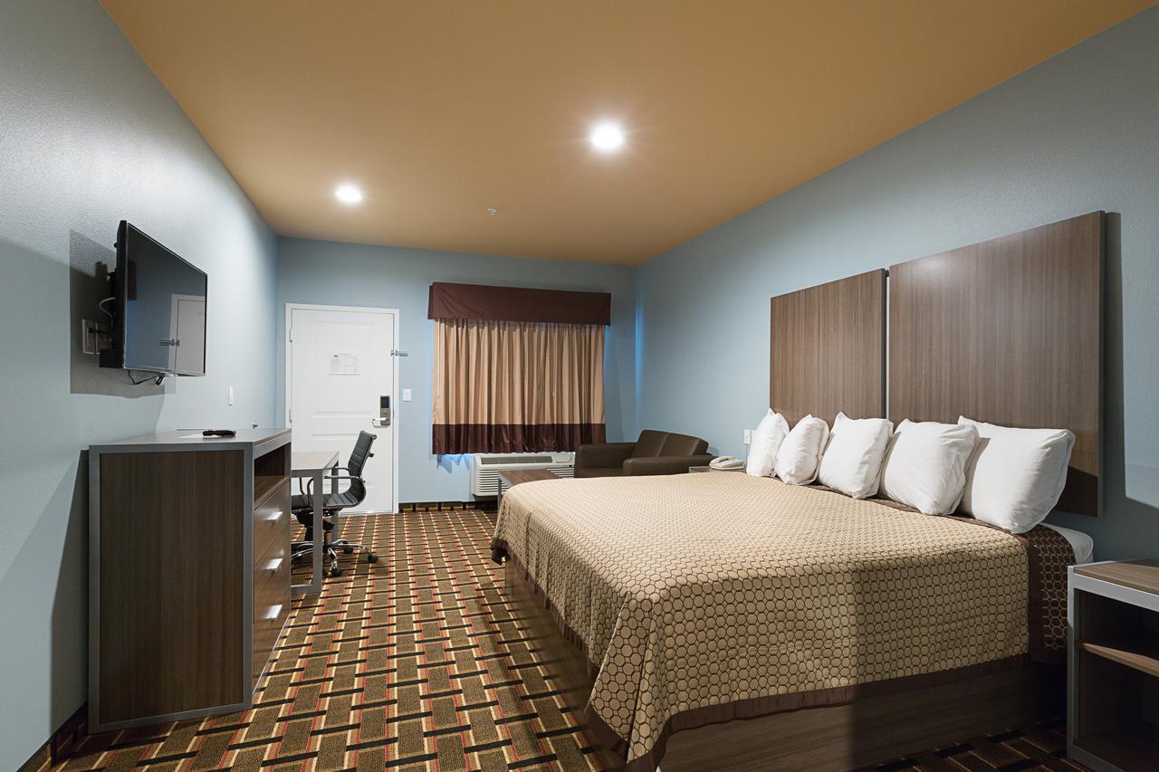 Scottish Inns & Suites - Crosby Екстер'єр фото
