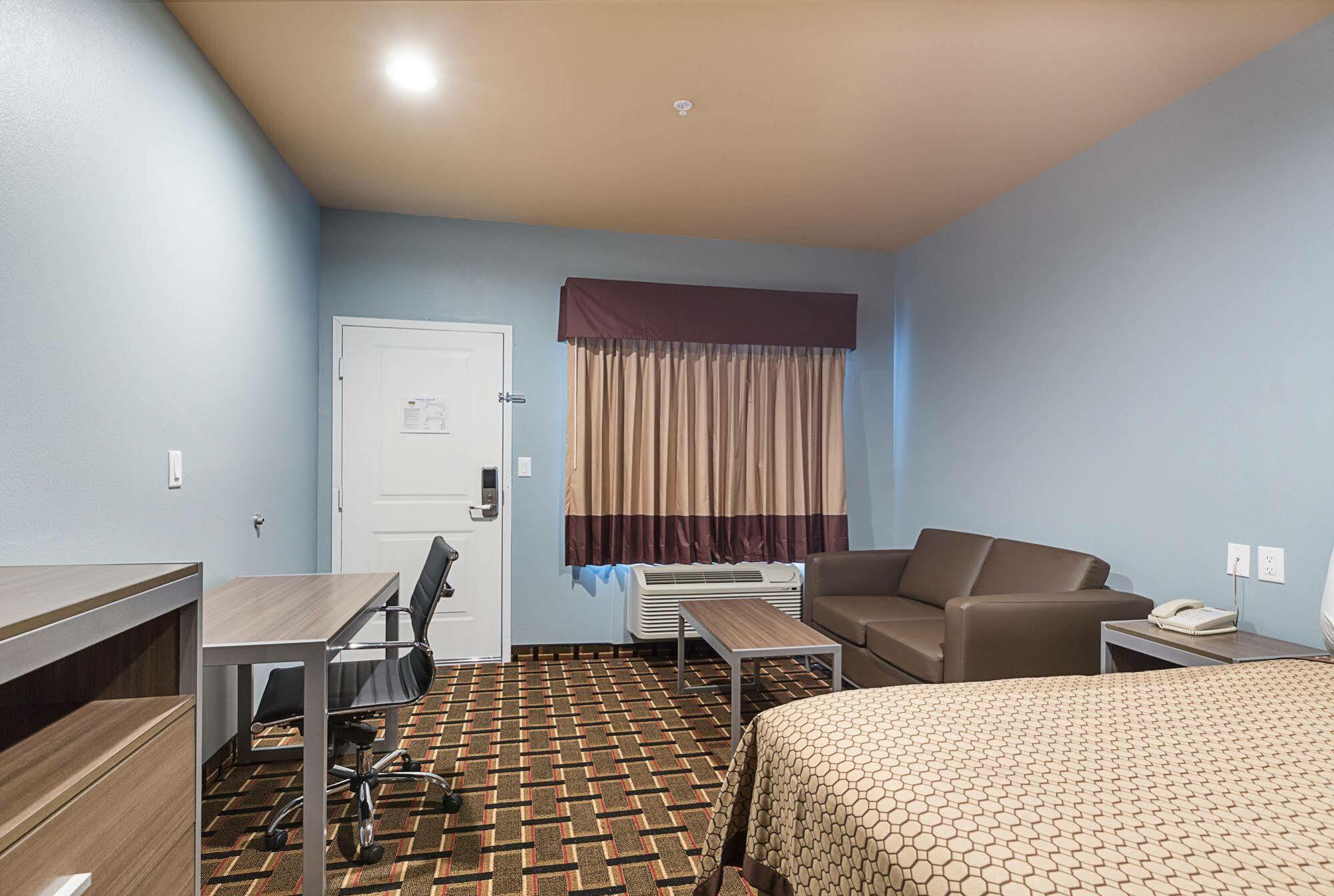 Scottish Inns & Suites - Crosby Екстер'єр фото